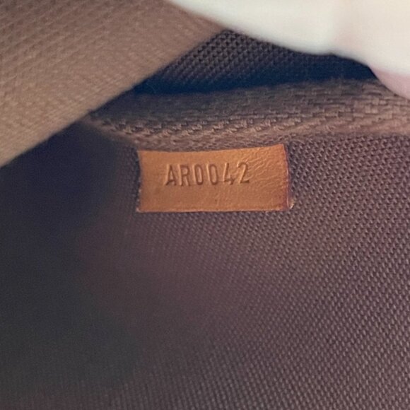 Louis Vuitton Monogram Pochette Accessoires Pouch (2220) - Picture 11 of 12